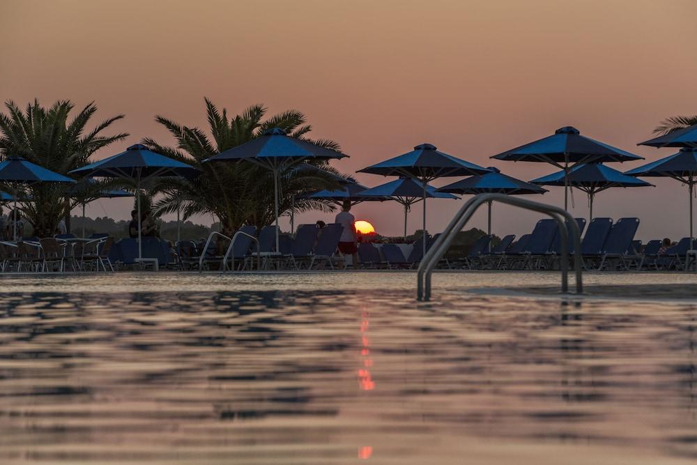 Mareblue Beach Agios Spyridon (Corfu) Exterior foto